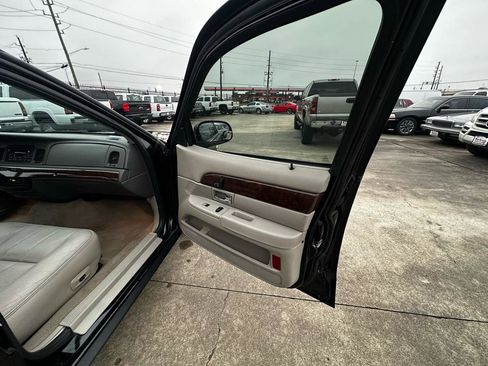 Used 2009 Mercury Grand Marquis LS image 37