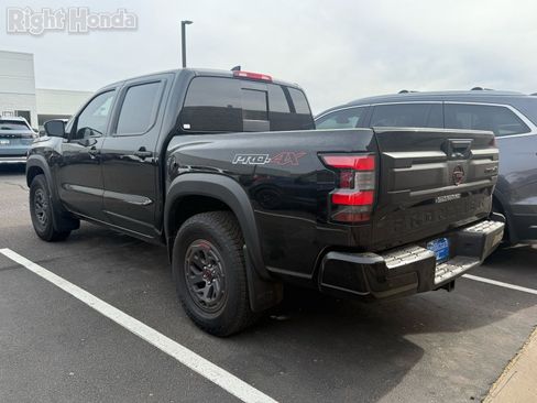 Used 2025 Nissan Frontier PRO-4X w/ Pro Convenience Package image 3