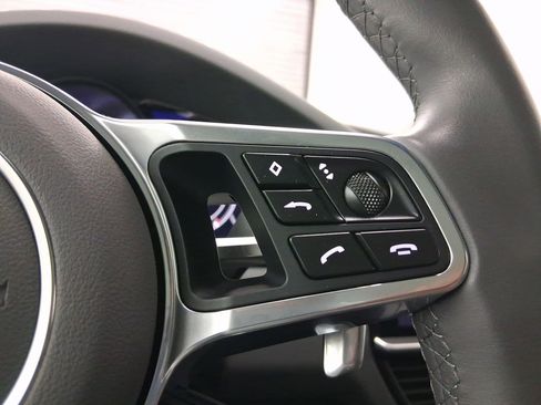 Certified 2023 Porsche Cayenne Coupe image 16