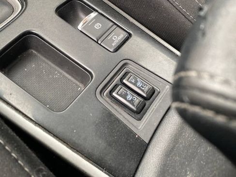 Used 2019 Mitsubishi Outlander ES FWD image 11