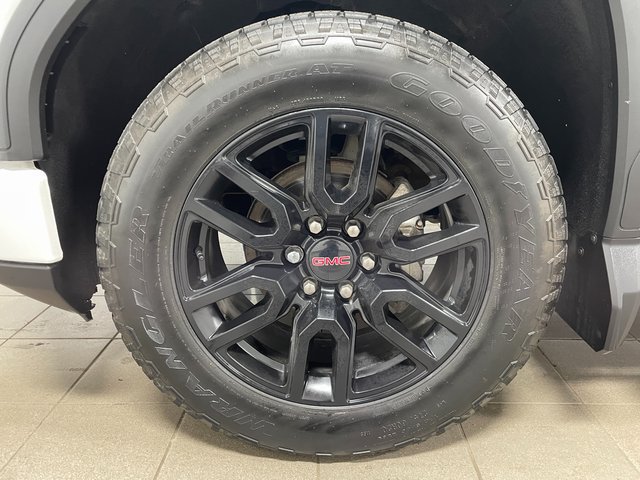 Used 2023 GMC Sierra 1500 Elevation w/ LPO, Elevation Black Package AWD/4WD image 7