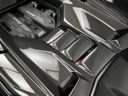 Used 2026 Lamborghini Revuelto AWD/4WD image 38