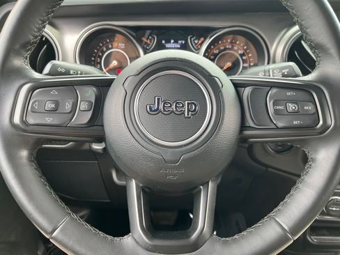 Used 2022 Jeep Wrangler Unlimited Sport AWD/4WD image 19