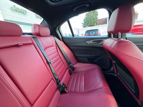 Used 2024 Alfa Romeo Giulia Veloce image 21