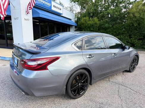 Used 2017 Nissan Altima 2.5 SR w/ Midnight Edition Package FWD image 23