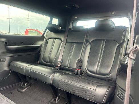 Used 2024 Jeep Wagoneer L Series II w/ Flexible Seating Group AWD/4WD image 7