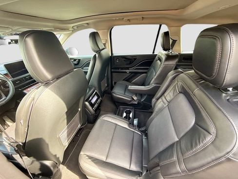 Used 2023 Lincoln Aviator Reserve w/ Equipment Group 201A AWD/4WD image 32