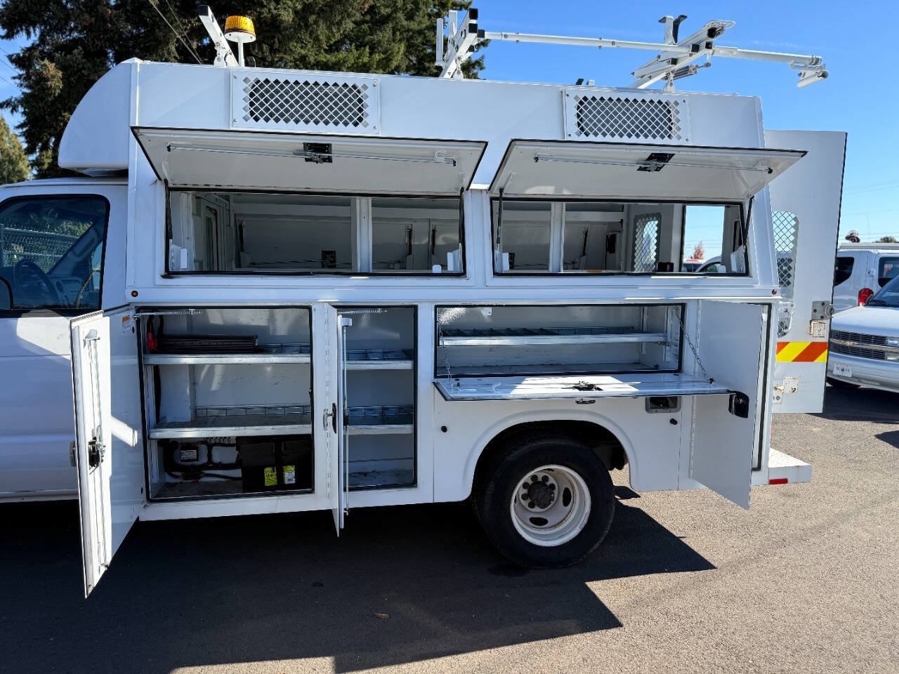 Used 2017 Ford E-350 and Econoline 350 Super Duty RWD image 14