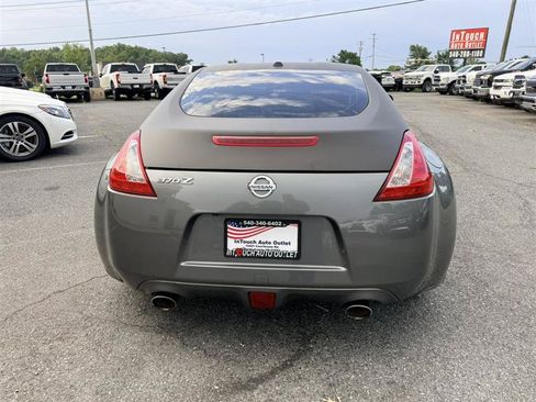 Used 2015 Nissan 370Z Touring RWD image 6