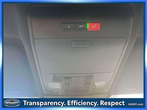 Used 2022 Volkswagen Atlas Cross Sport SE image 31