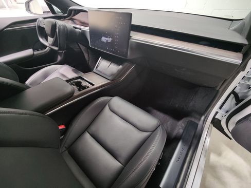 Used 2022 Tesla Model S image 12