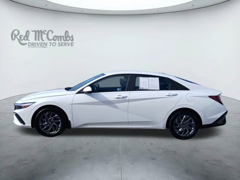 Certified 2024 Hyundai Elantra SEL image 2