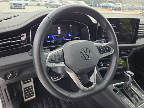 Used 2025 Volkswagen Jetta Sport FWD image 17