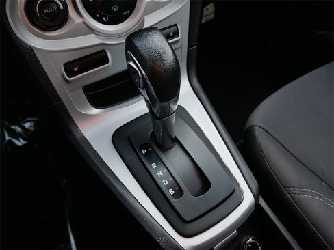 Used 2016 Ford Fiesta SE w/ Cold Weather Package image 25