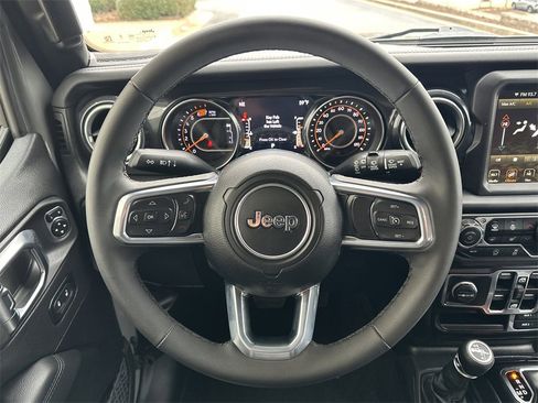 Used 2023 Jeep Wrangler Altitude image 24