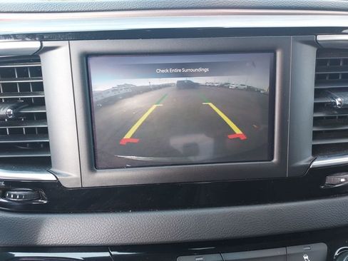 Used 2023 Chrysler Voyager LX image 23