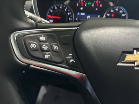 Used 2024 Chevrolet Equinox LT image 10