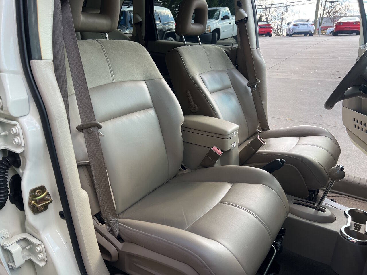 Used 2006 Chrysler PT Cruiser Limited FWD image 16