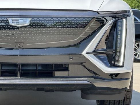New 2025 Cadillac Lyriq Sport image 5