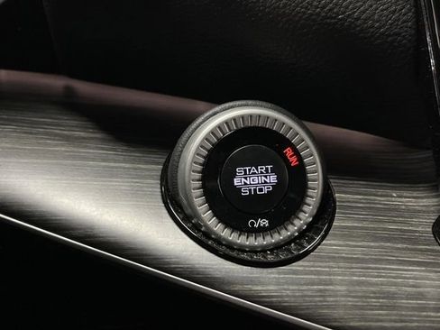 Used 2024 Jeep Wagoneer L Series III w/ Premium Group I image 24