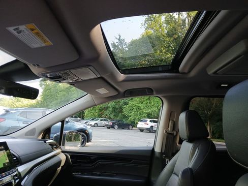 Used 2023 Honda Odyssey Touring image 32