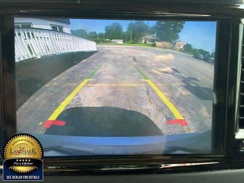 Used 2024 Chrysler Pacifica Touring-L FWD image 13