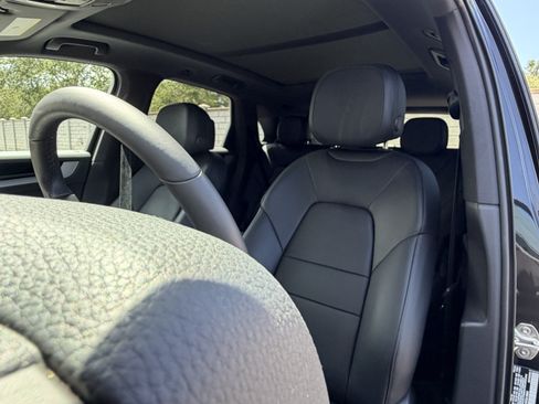 Certified 2026 Porsche Cayenne S AWD/4WD image 5