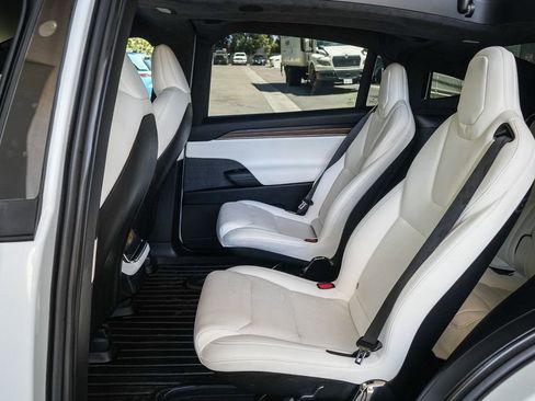 Used 2022 Tesla Model X AWD/4WD image 19