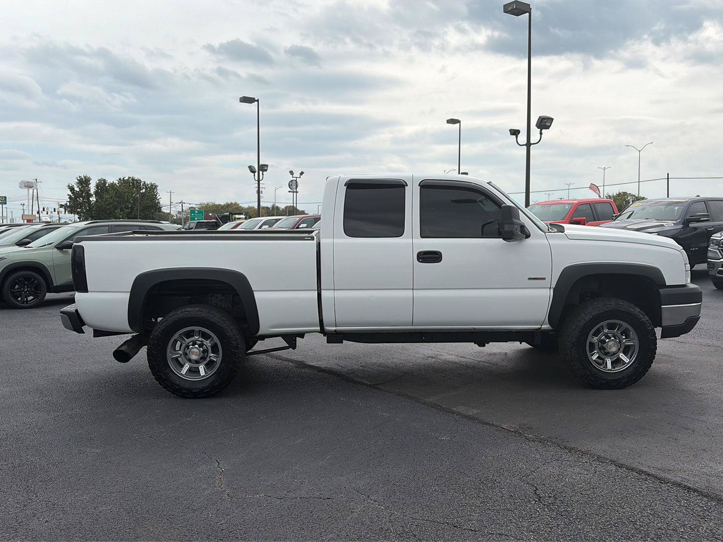 Used 2004 Chevrolet Silverado 2500 W/T w/ Heavy-Duty Power Package AWD/4WD image 6