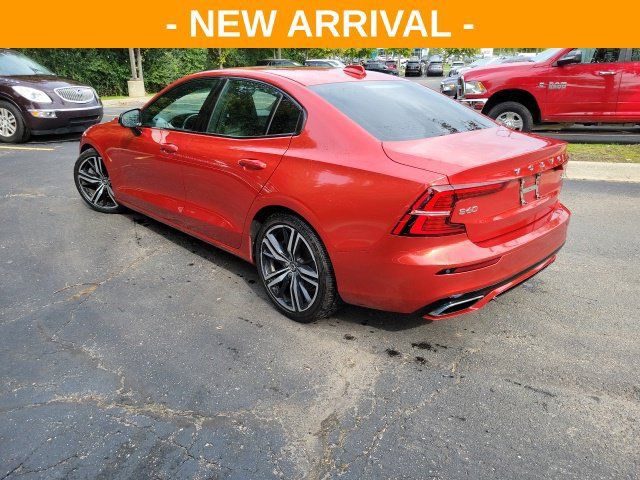 Used 2019 Volvo S60 T6 R-Design AWD/4WD image 5