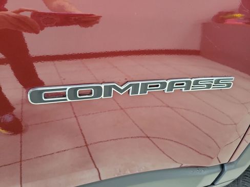 Used 2022 Jeep Compass Limited image 24