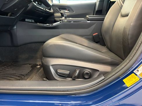 Used 2025 Toyota Prius XLE FWD image 16