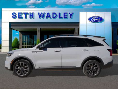Used 2023 Kia Sorento SX Prestige image 3