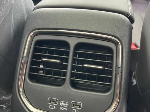 Used 2023 VinFast VF 8 Plus image 71