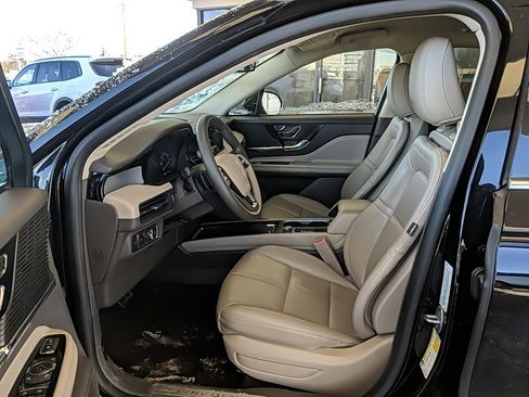 Certified 2022 Lincoln Corsair AWD w/ Equipment Group 101A image 10