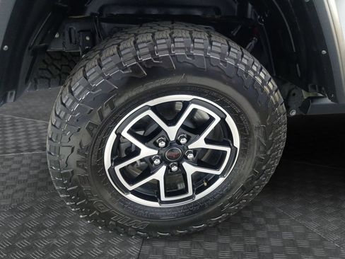 Used 2024 Jeep Gladiator Rubicon w/ Convenience Group AWD/4WD image 23