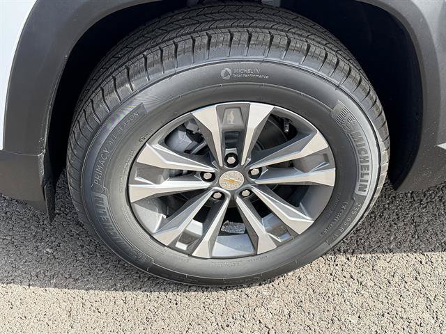 New 2027 Chevrolet Equinox LT AWD/4WD image 10