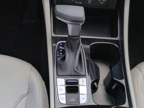 Certified 2025 Hyundai Tucson SE FWD image 19