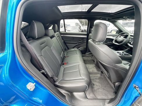 Used 2025 Jeep Wagoneer S Limited image 32