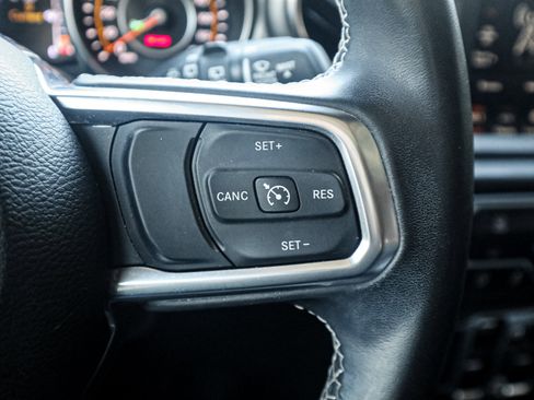 Used 2022 Jeep Wrangler Unlimited Sahara image 20