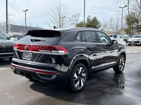 Certified 2025 Volkswagen Atlas Cross Sport SE w/ Panoramic Sunroof Package image 4