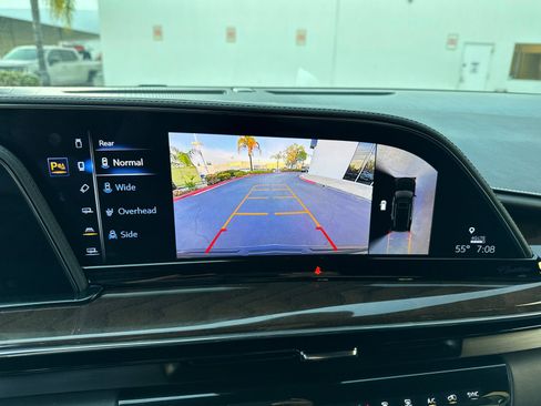 Certified 2024 Cadillac Escalade ESV Sport Platinum w/ LPO, ONYX Package AWD/4WD image 38