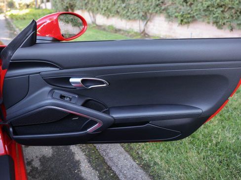 Used 2019 Porsche 718 Boxster S RWD image 24