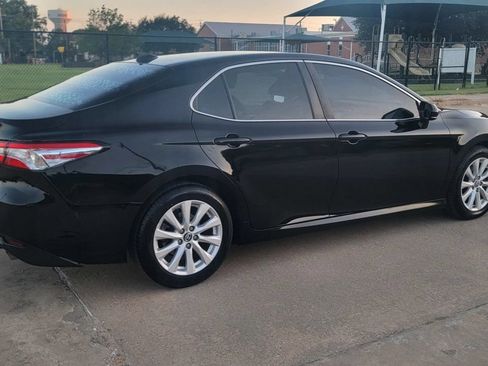 Used 2019 Toyota Camry LE FWD image 8