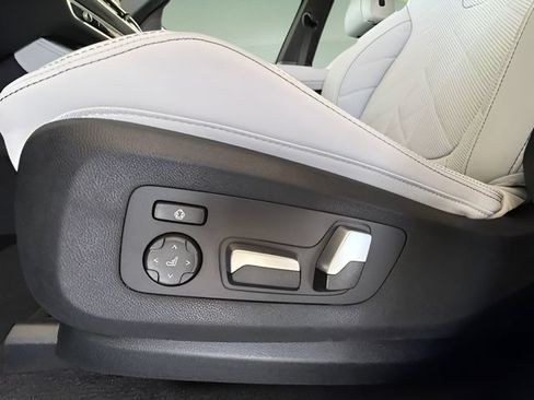 Used 2026 BMW X5 sDrive40i w/ M Sport Package RWD image 21