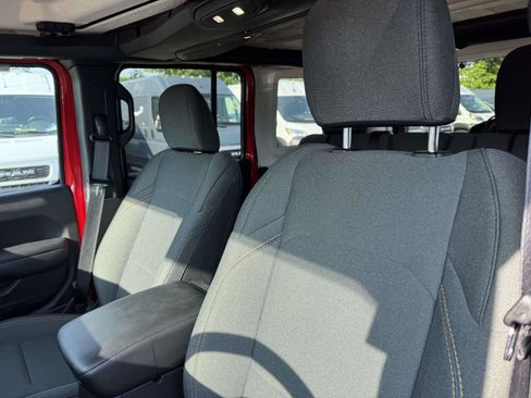 Used 2024 Jeep Wrangler Unlimited Sport AWD/4WD image 26