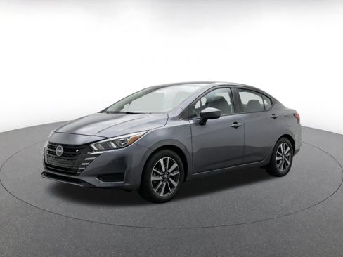 Used 2025 Nissan Versa SV FWD image 3