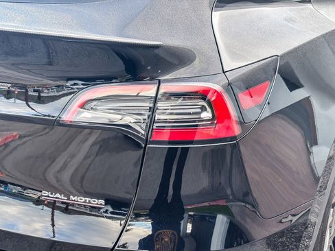 Used 2023 Tesla Model Y Performance image 8