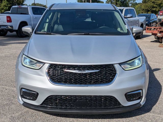 Used 2023 Chrysler Pacifica Touring-L FWD image 9