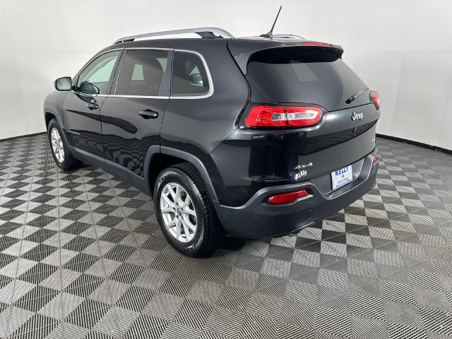 Used 2015 Jeep Cherokee Latitude w/ Cold Weather Group AWD/4WD image 3